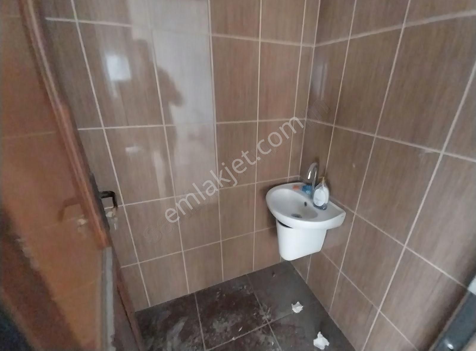 Anayol Üzerinde 2 Katlı 220m² Kiralık Dükkan - Görsel 12