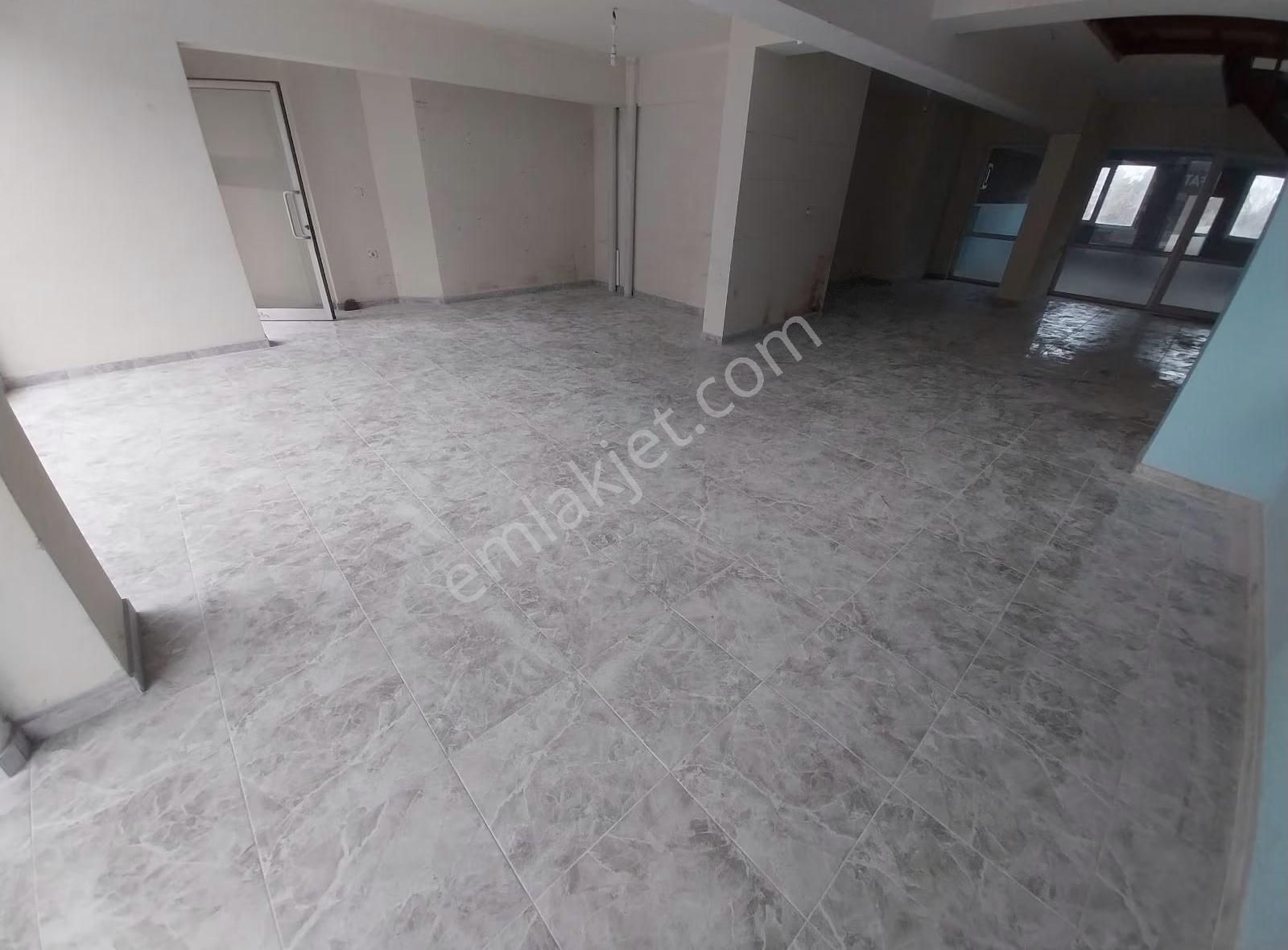 Anayol Üzerinde 2 Katlı 220m² Kiralık Dükkan - Görsel 6