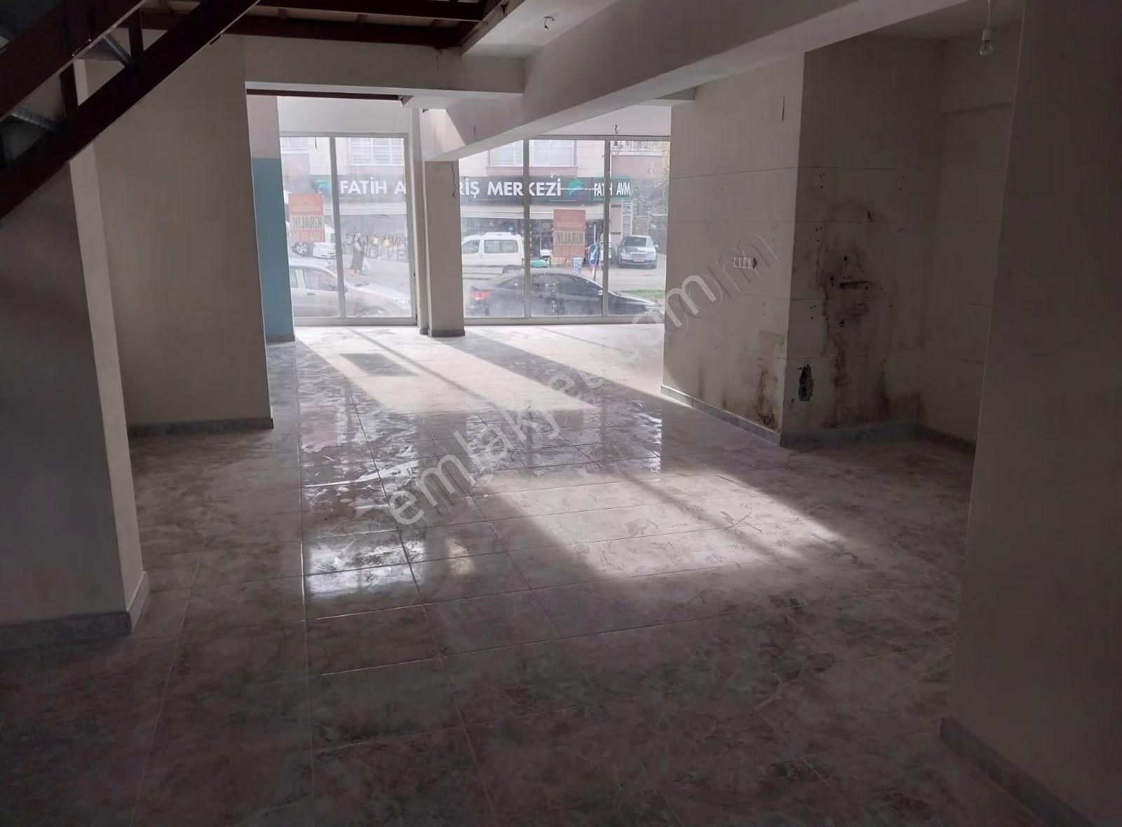 Anayol Üzerinde 2 Katlı 220m² Kiralık Dükkan - Görsel 3