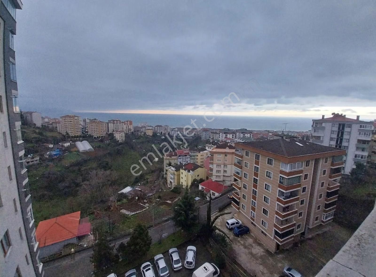 Aydınlıkevler'de Site İçersinde Deniz Manzaralı 3+1 Ferah Daire