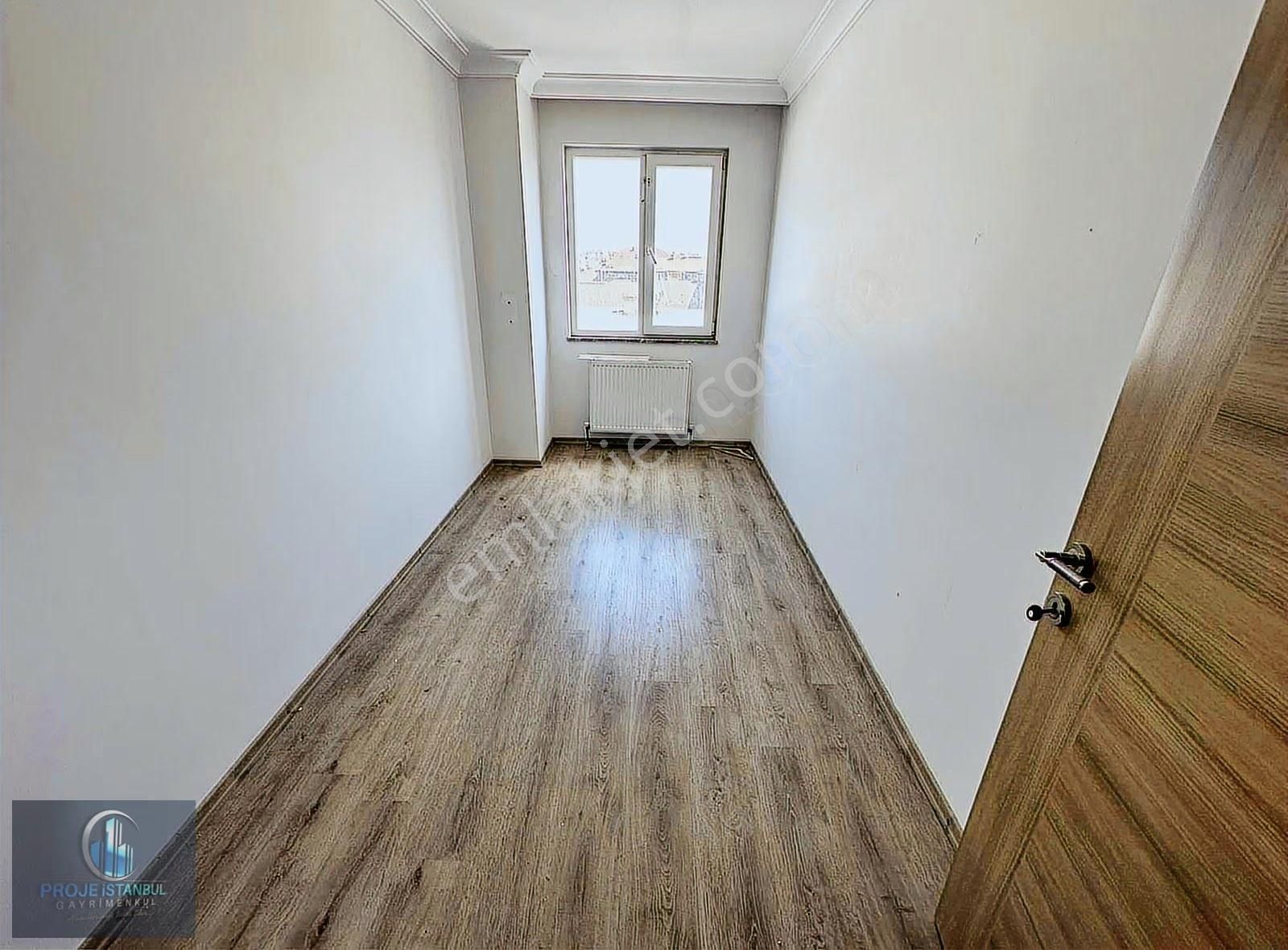 Pendik'te Manzaralı Ve Kapalı Otopaklı 2+1 Daire - Görsel 18