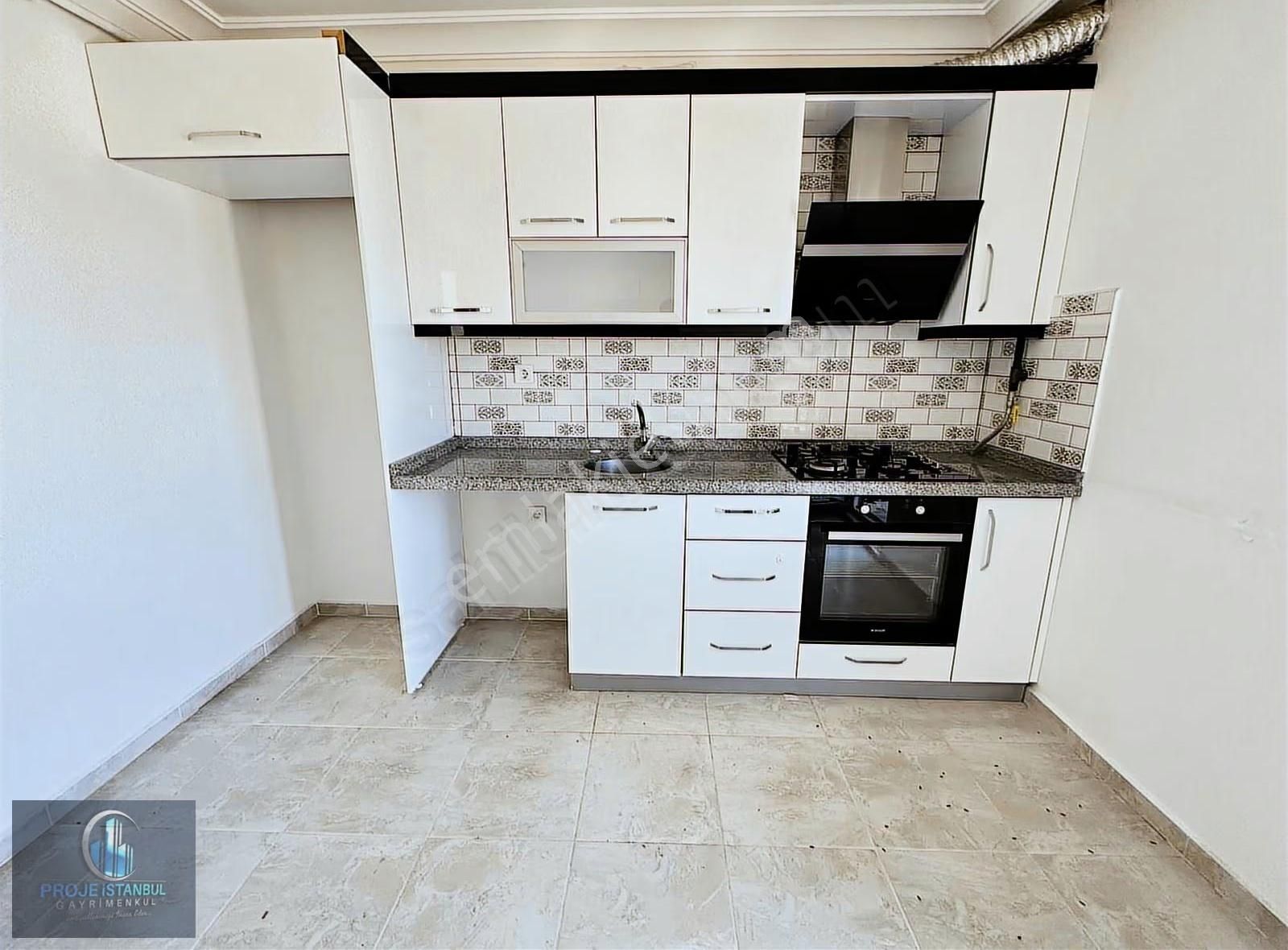Pendik'te Manzaralı Ve Kapalı Otopaklı 2+1 Daire - Görsel 5