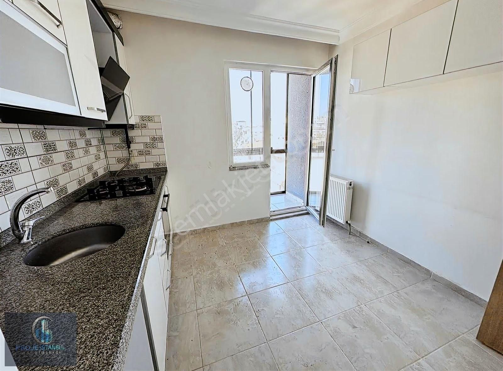 Pendik'te Manzaralı Ve Kapalı Otopaklı 2+1 Daire - Görsel 8