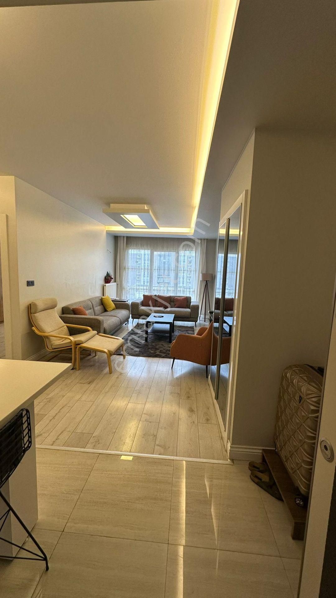 Esenyurt Cumhuriyet Mahallesi 1+1 Full Eşyalı Kiralık Daire Site İçerisinde Balkonlu Şehir Manzaralı - Görsel 3