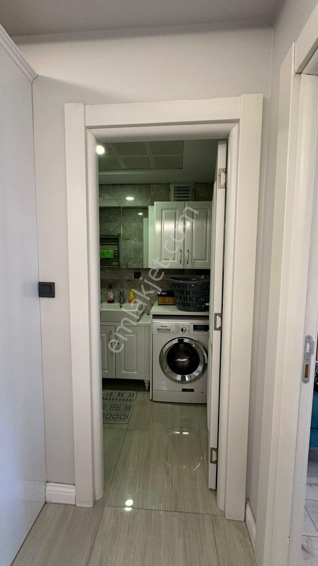 Esenyurt Cumhuriyet Mahallesi 1+1 Full Eşyalı Kiralık Daire Site İçerisinde Balkonlu Şehir Manzaralı - Görsel 10