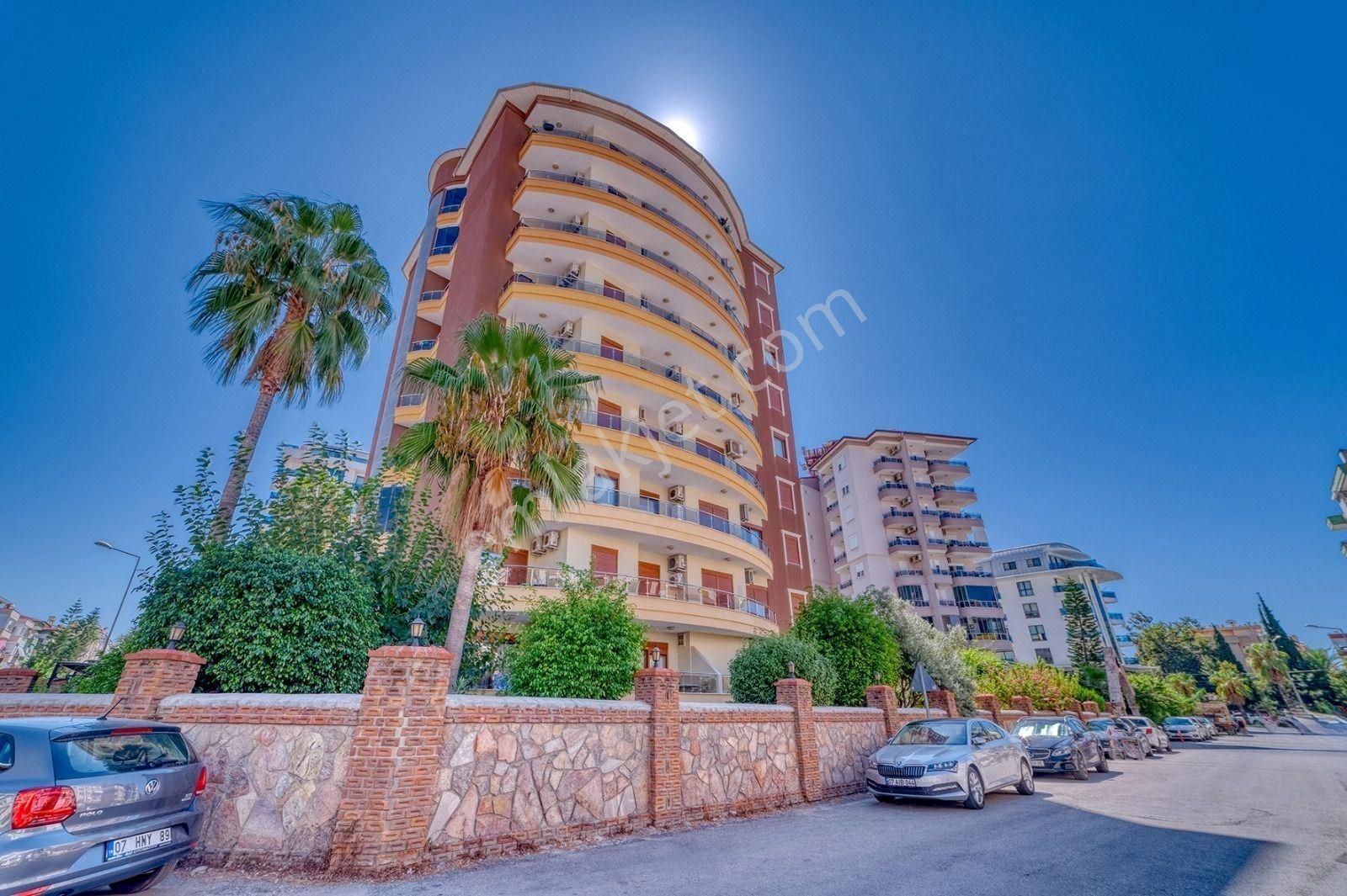 Alanya / Kleopatra’da 4+1 Satılık Lüks Daire — Vatandaşlığa Uygun!