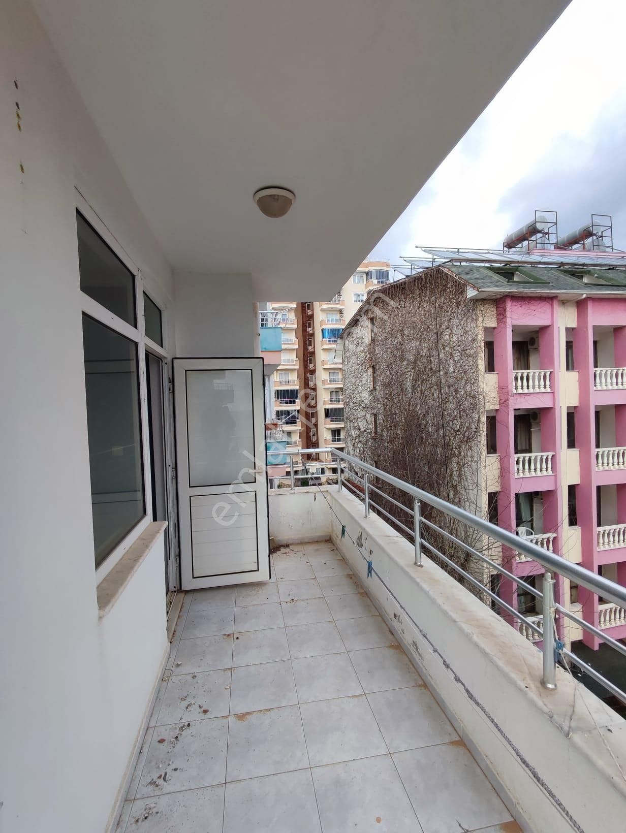 Mahmutlar Denız Manzaralı Denize Sıfır 2+1 - Görsel 11