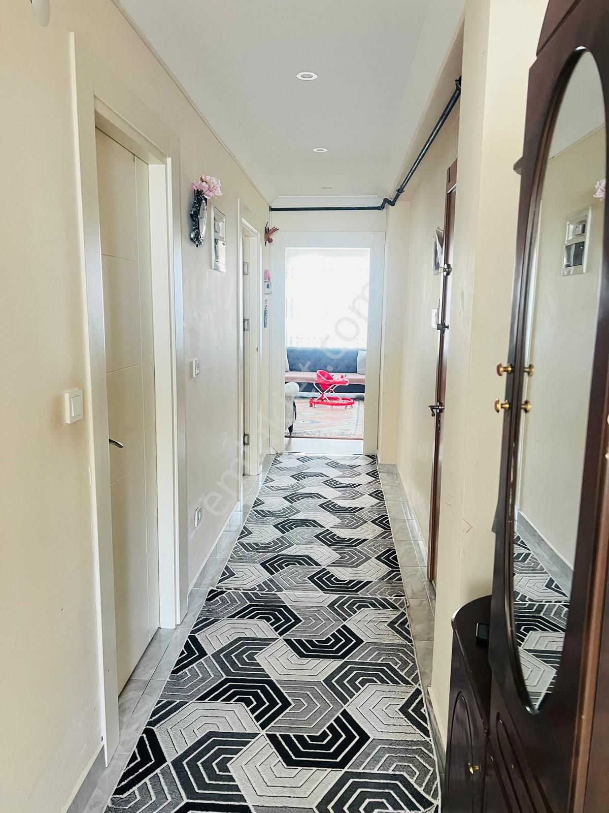 İstanbul Sancaktepe Safa Mah. Satılık 2+1 Ara Kat 95 M2 - Görsel 32