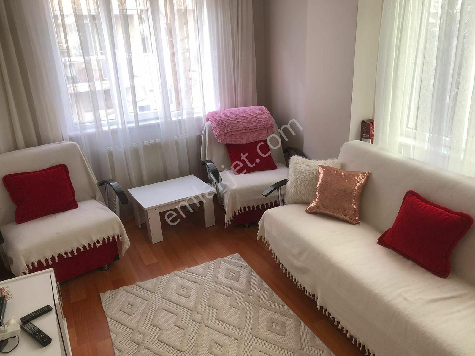 Bahçelievler Mahallesi'nde Kiralık 1+1 Eşyalı Daire