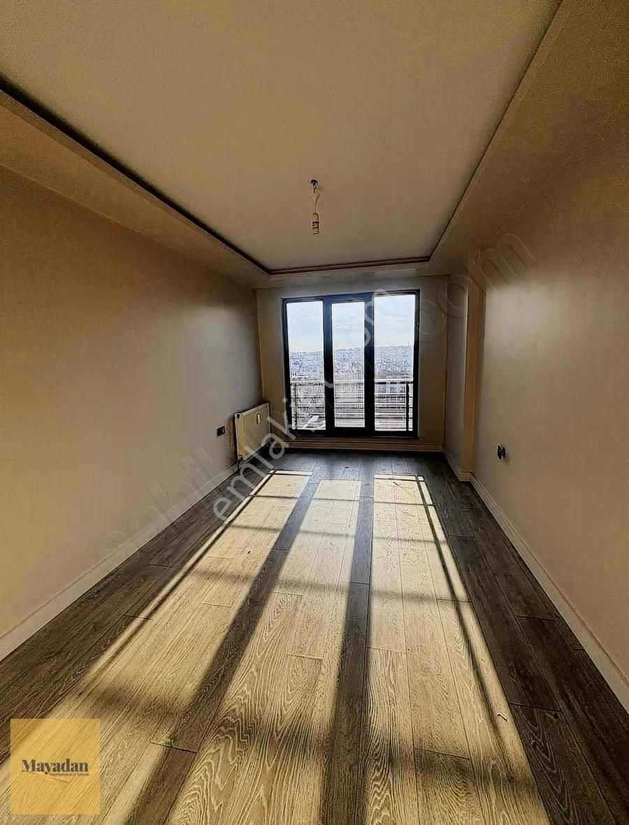 Mayadan Gyo Corner Plazada Ön Cephe Köşe Kiralık Ofis Yada Daire - Görsel 9