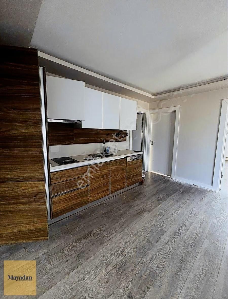 Mayadan Gyo Corner Plazada Ön Cephe Köşe Kiralık Ofis Yada Daire - Görsel 4