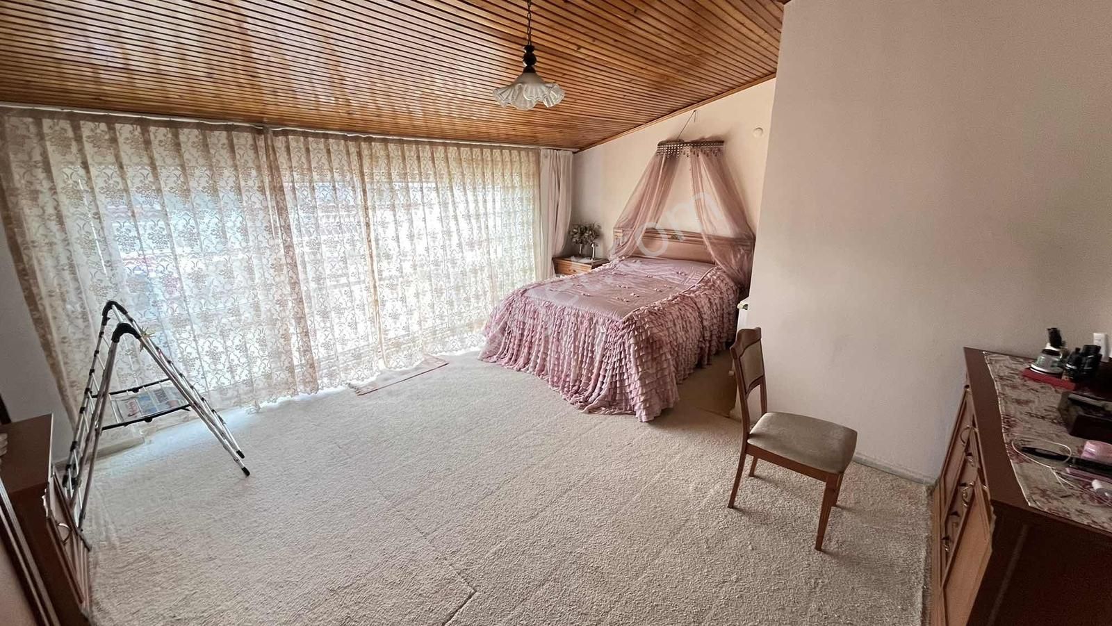 Sarıana Mahallesinde Satılık 4+1 Kapalı Mutfak Dubleks Daire - Görsel 10