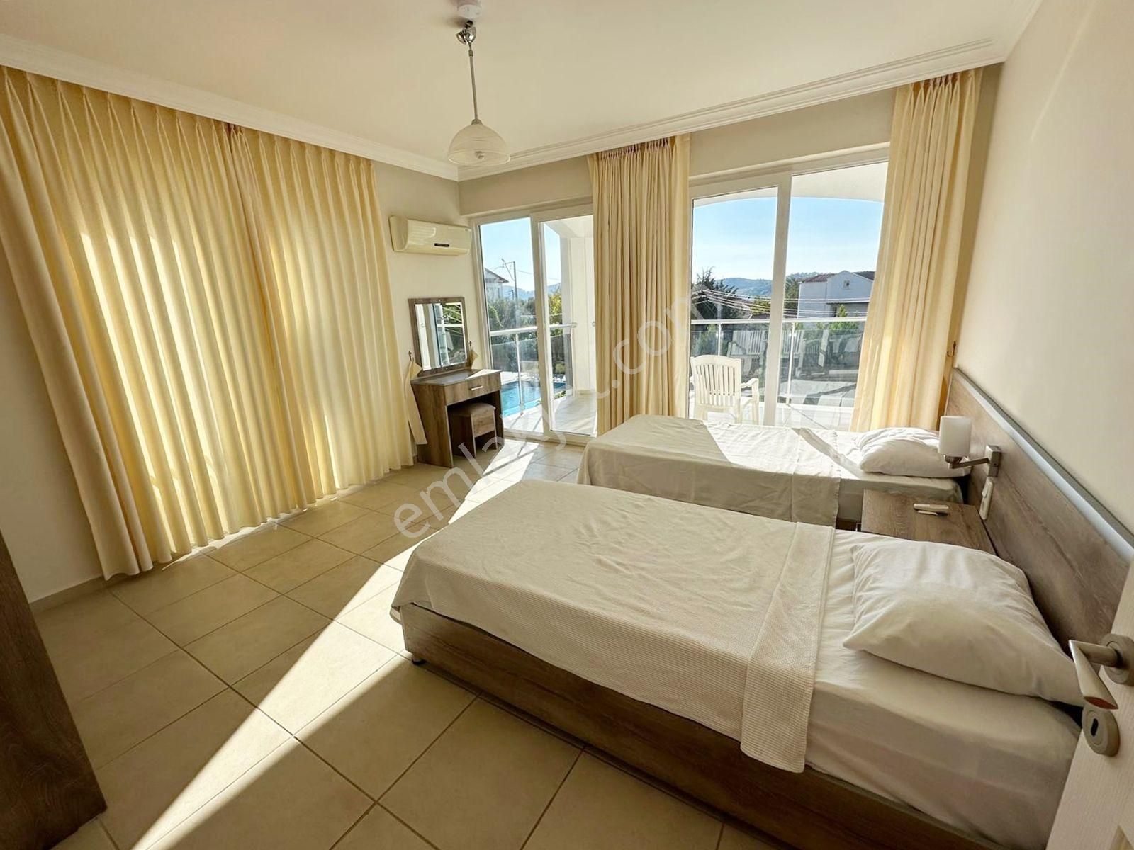 Ovacık'ta Ferah 4+1 Triplex Villa - Görsel 24