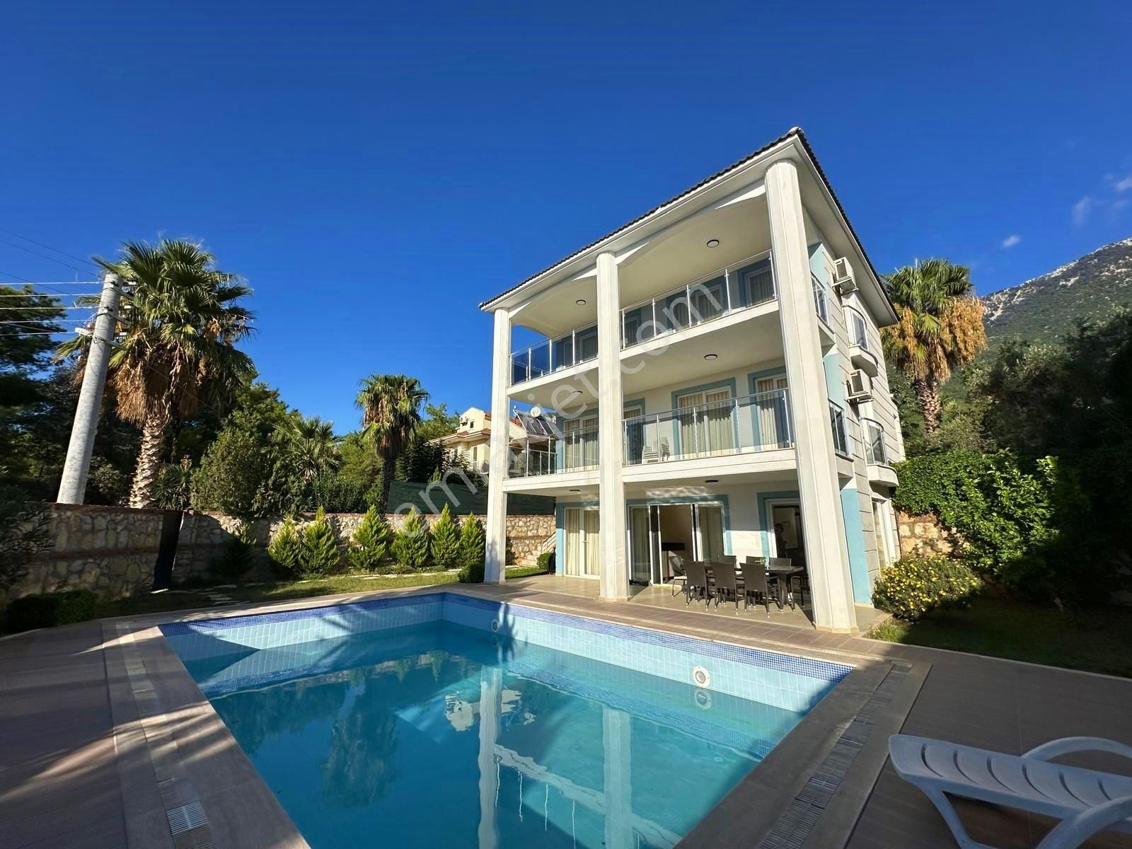 Ovacık'ta Ferah 4+1 Triplex Villa - Görsel 3