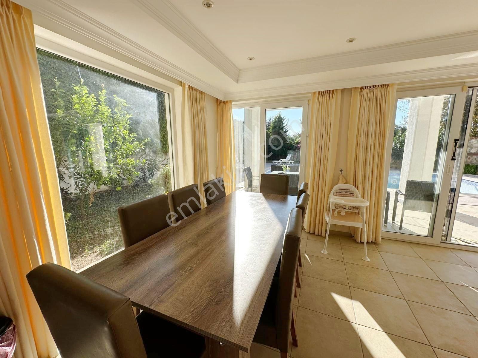 Ovacık'ta Ferah 4+1 Triplex Villa - Görsel 25