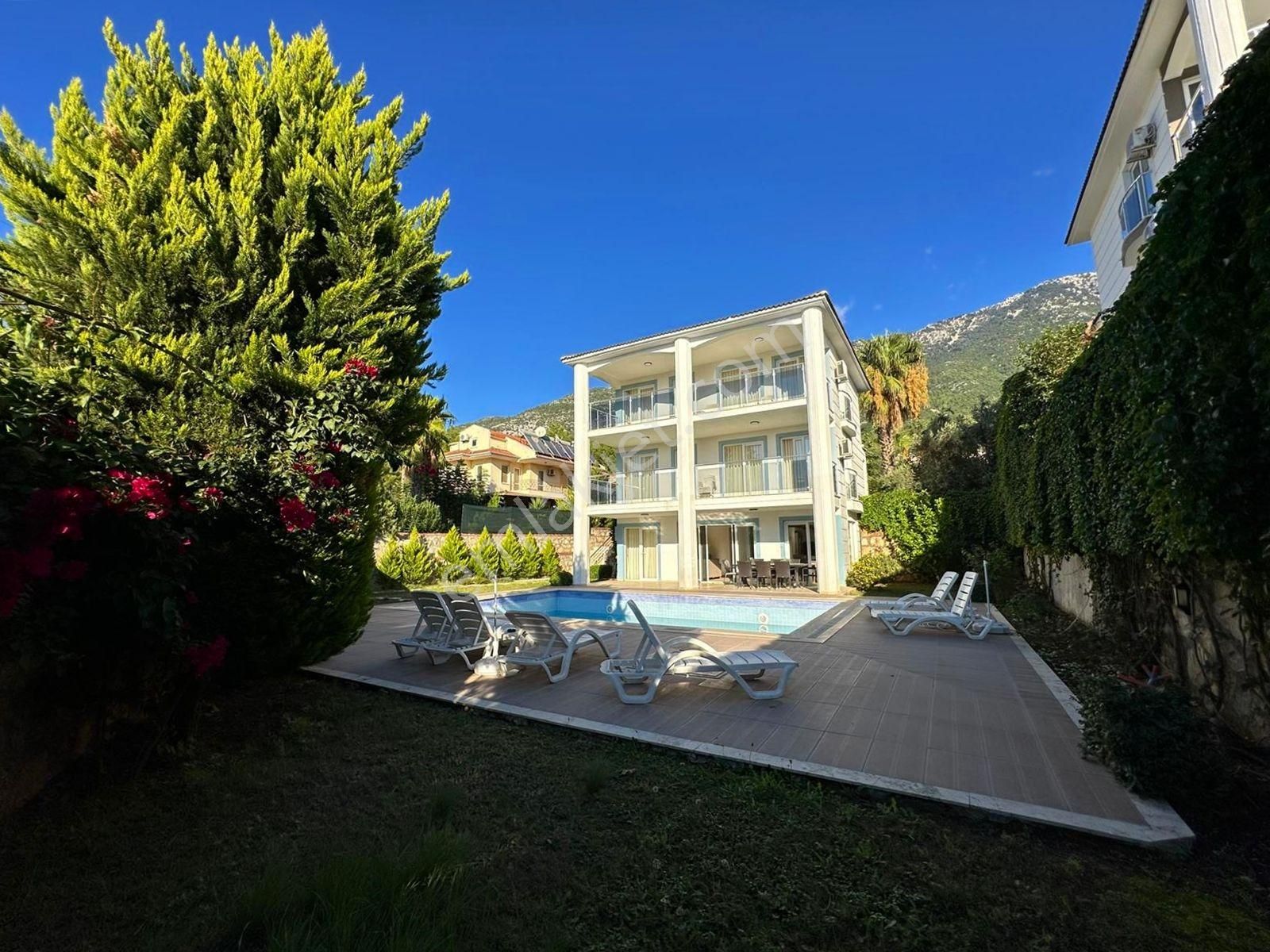 Ovacık'ta Ferah 4+1 Triplex Villa - Görsel 30