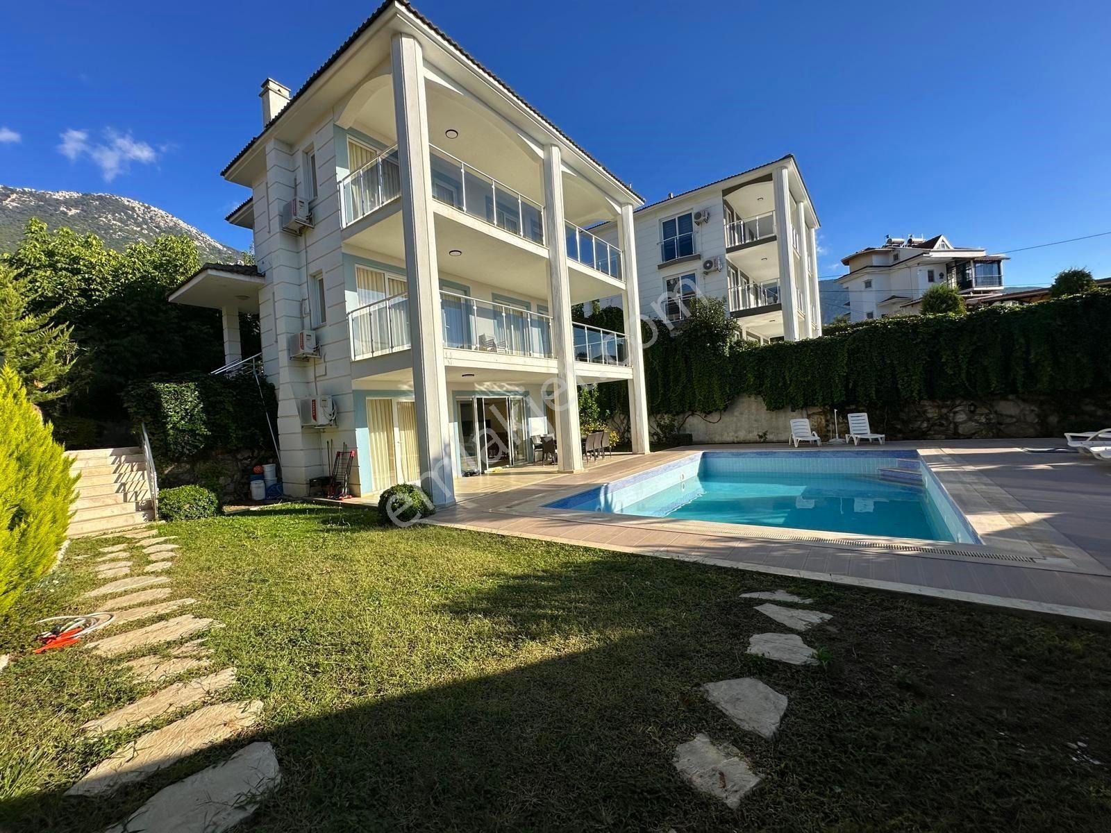 Ovacık'ta Ferah 4+1 Triplex Villa - Görsel 33