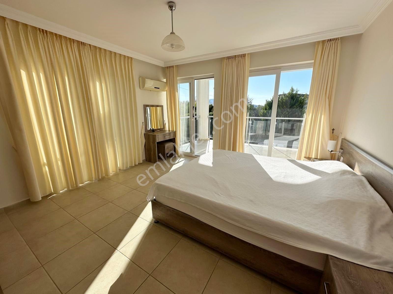Ovacık'ta Ferah 4+1 Triplex Villa - Görsel 12