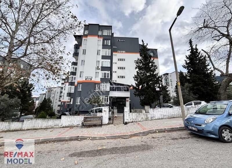 Remax Model Yenişehir Ar Konutları Sitesinde 2+1 Satılık Daire