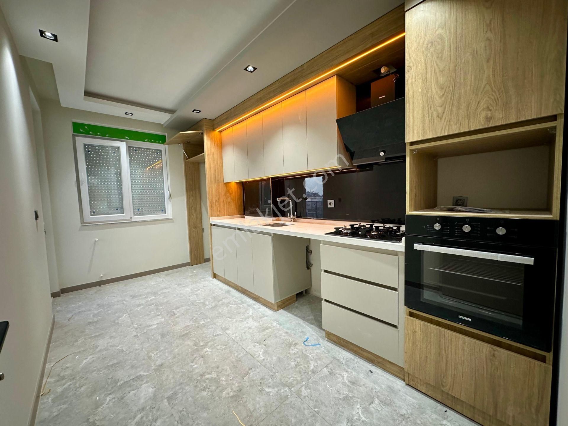 Ayanoğlu'nda 2+1 Tramvay Yakını Yol Cephe Lüks Satılık Daireler