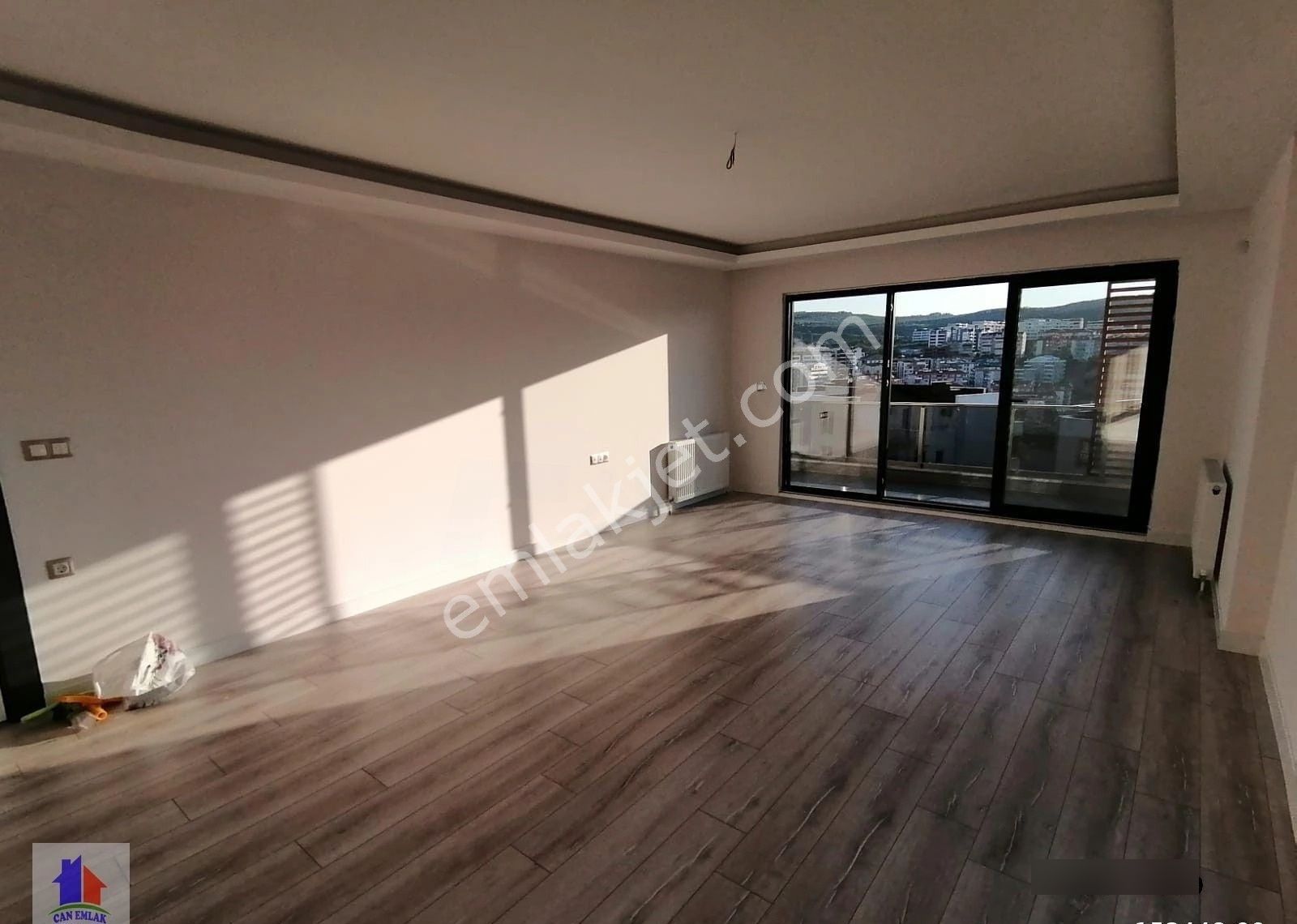 Mudanya Burgaz Mah.de Satılık Daire P Havuzlu 1+1 Açıklamayı Okuyunuz Deniz Görür Site İçi Güvenlik.