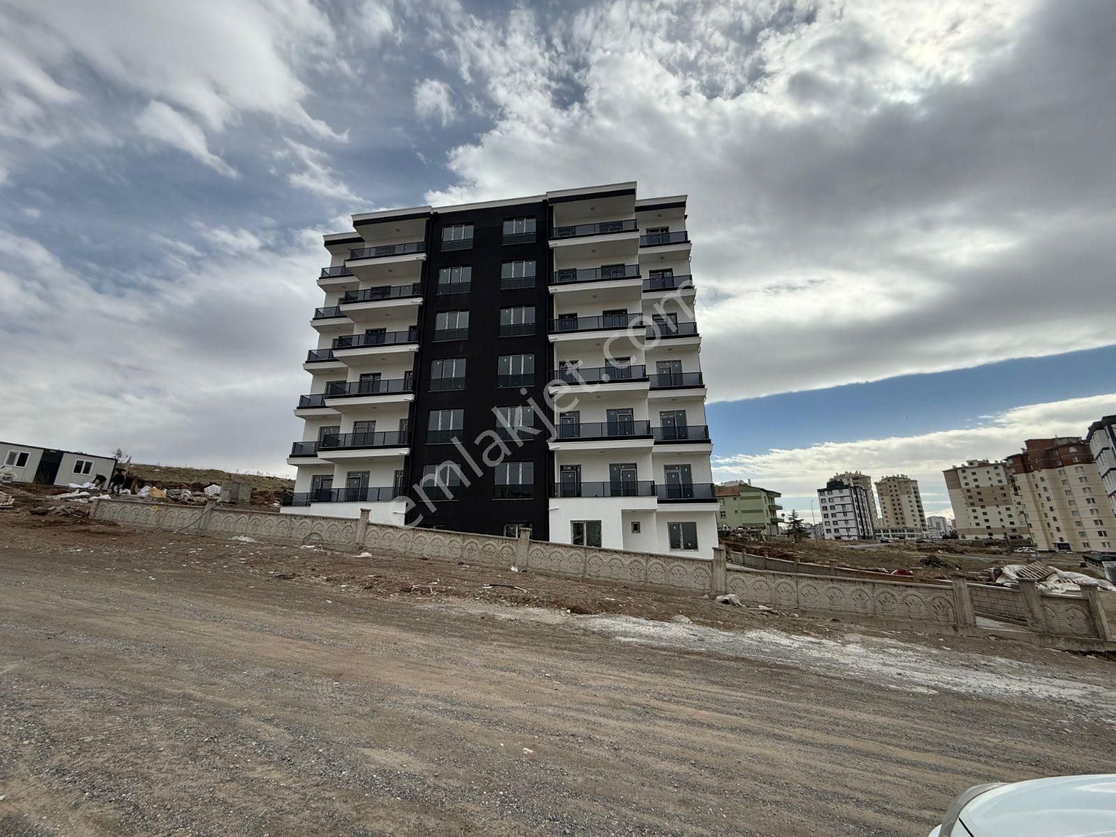 Fetanet Emlak'tan 2,5+1 Ultra Lüks Ara Kat Fırsat Dairesi - Görsel 2