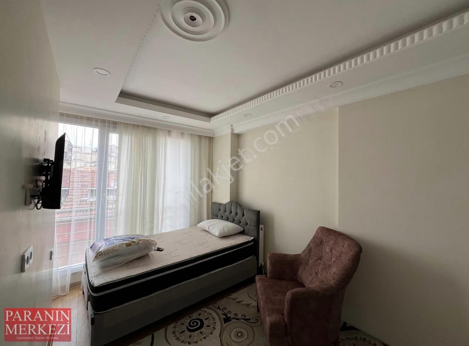 Para'dn Full Yeni Eşyali Metro/büs 15 Dk 1+0 Daire