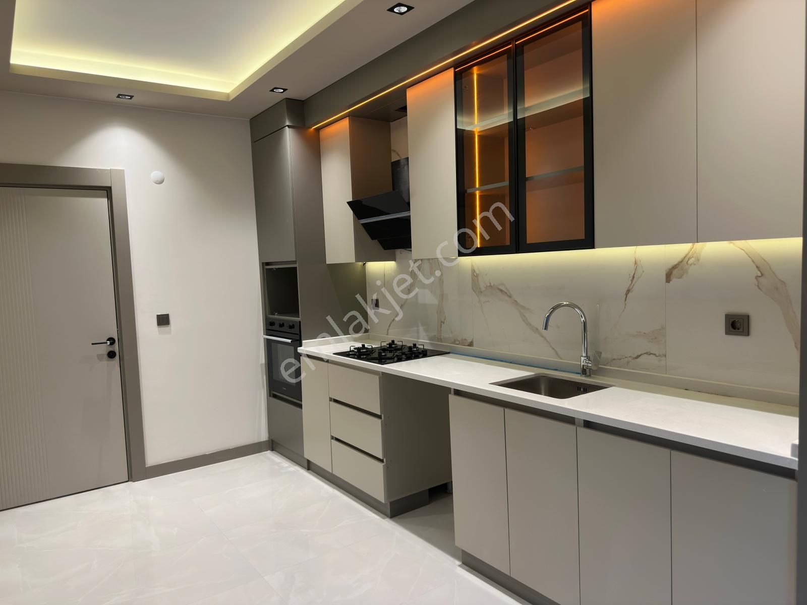 Aydoğmuş Mah. 2+1 Çook Geniş Ebeveyn Banyolu Çift Balkonlu Daire - Görsel 3
