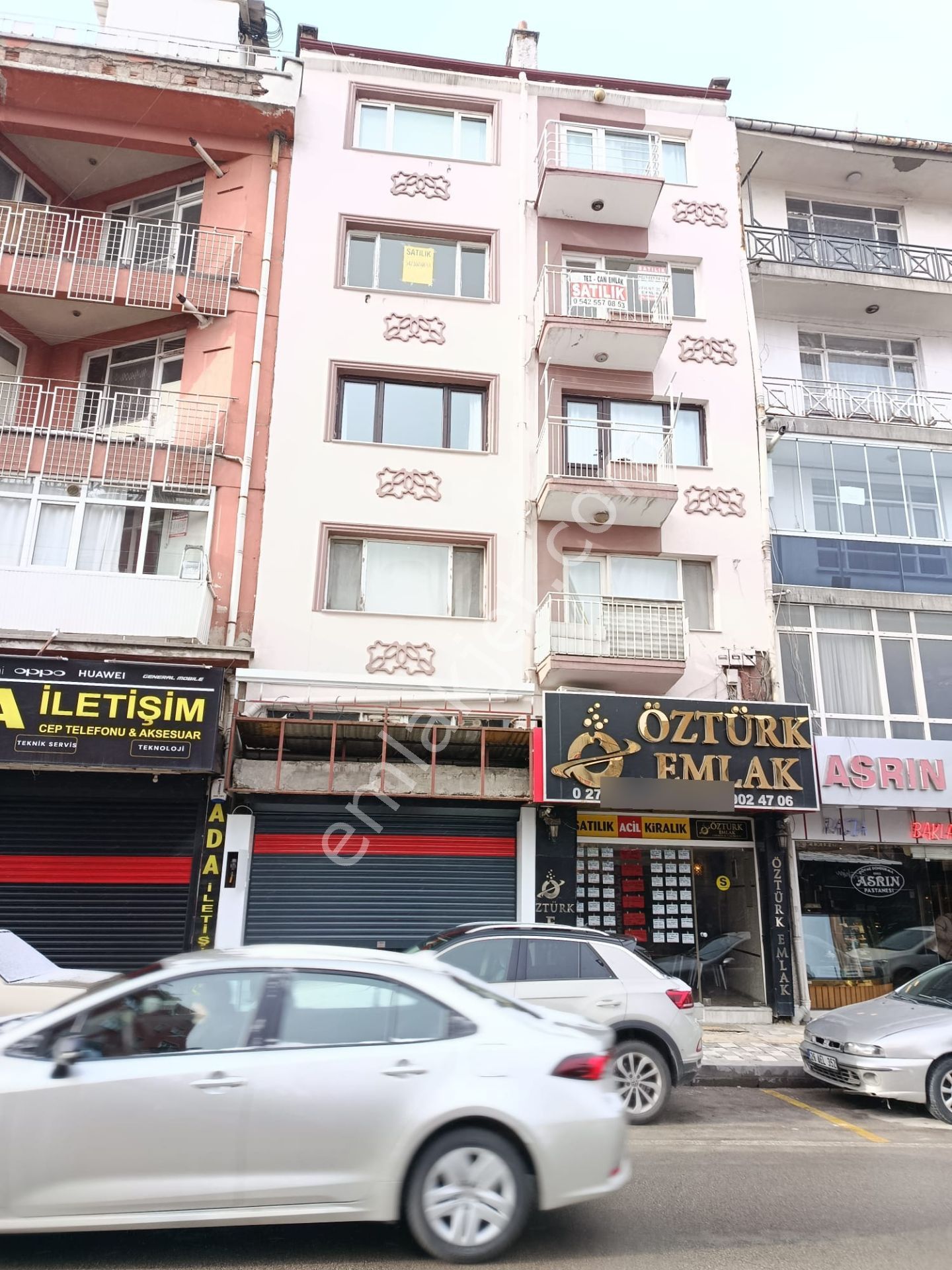 Afyon Tezcan Emlaktan Yunus Emre Mahallesinde 2+1 Ara Kat Daire