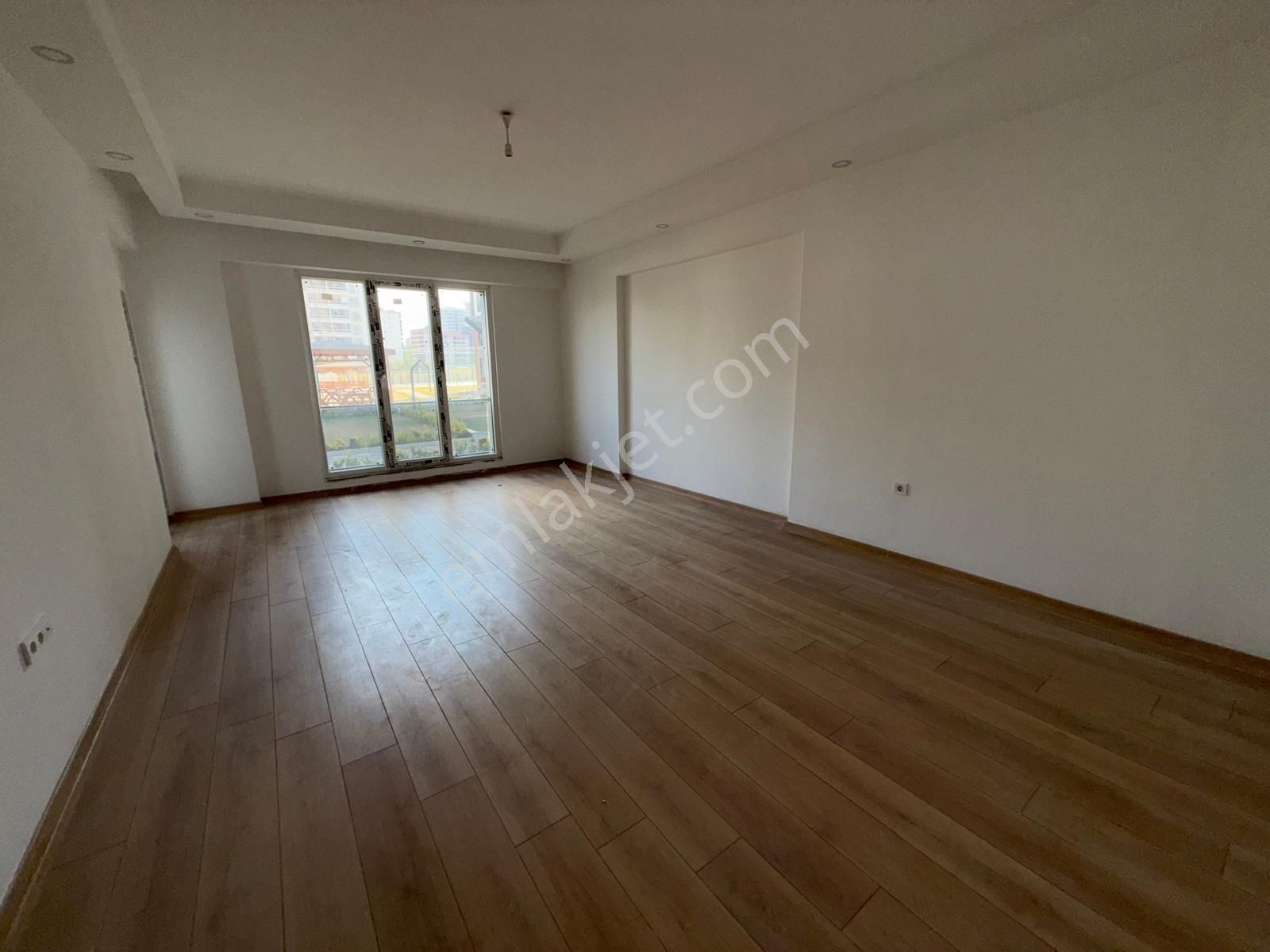 Turyaptan İzsiz Towersda Giriş Kat Havuz Cephe 3+1 Kiralık Daire - Görsel 8