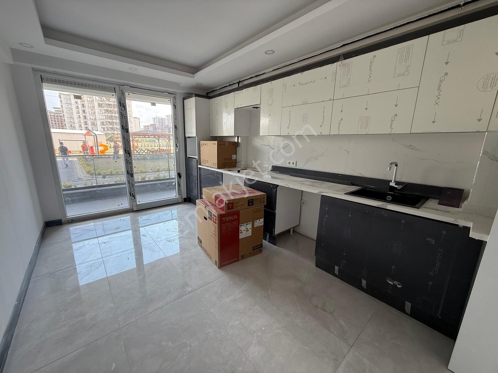 Turyaptan İzsiz Towersda Giriş Kat Havuz Cephe 3+1 Kiralık Daire - Görsel 6