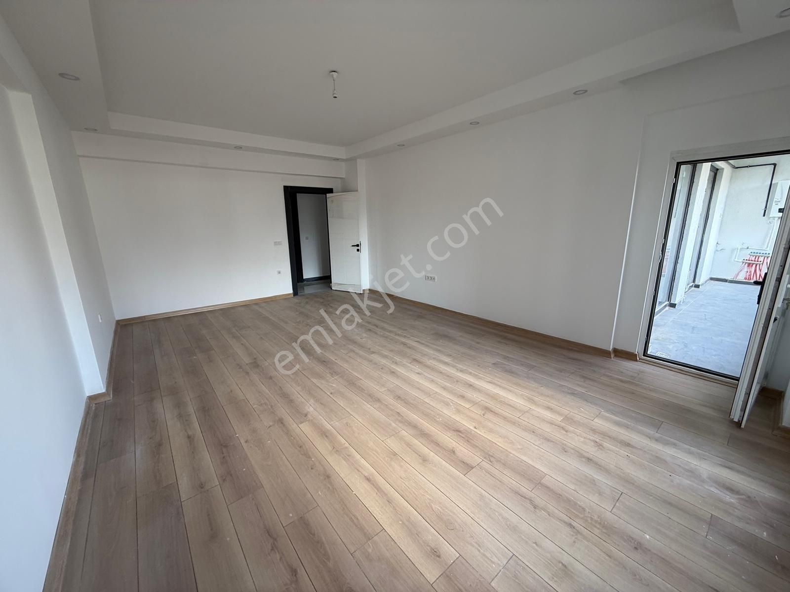 Turyaptan İzsiz Towersda Giriş Kat Havuz Cephe 3+1 Kiralık Daire - Görsel 15