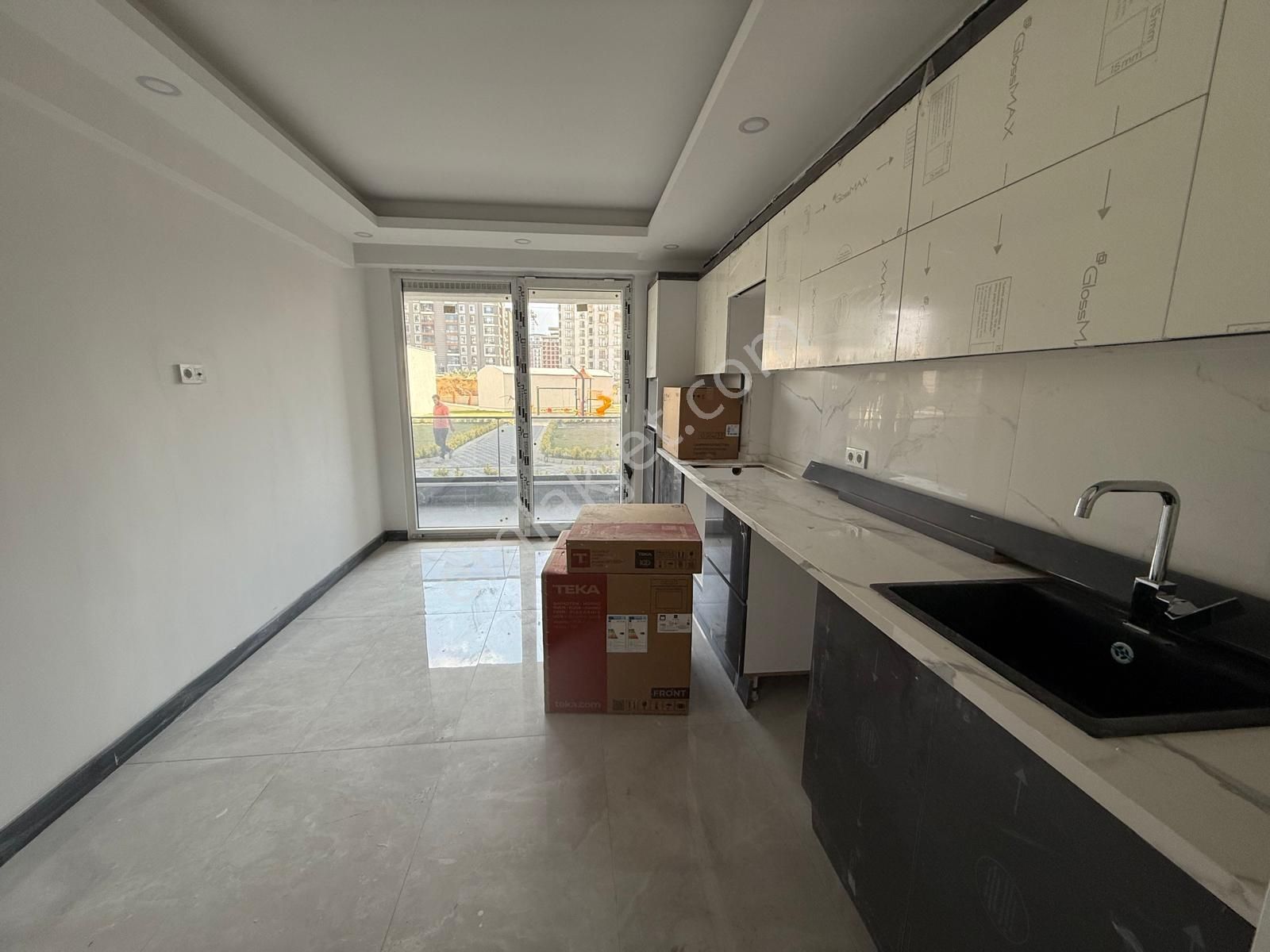 Turyaptan İzsiz Towersda Giriş Kat Havuz Cephe 3+1 Kiralık Daire - Görsel 9