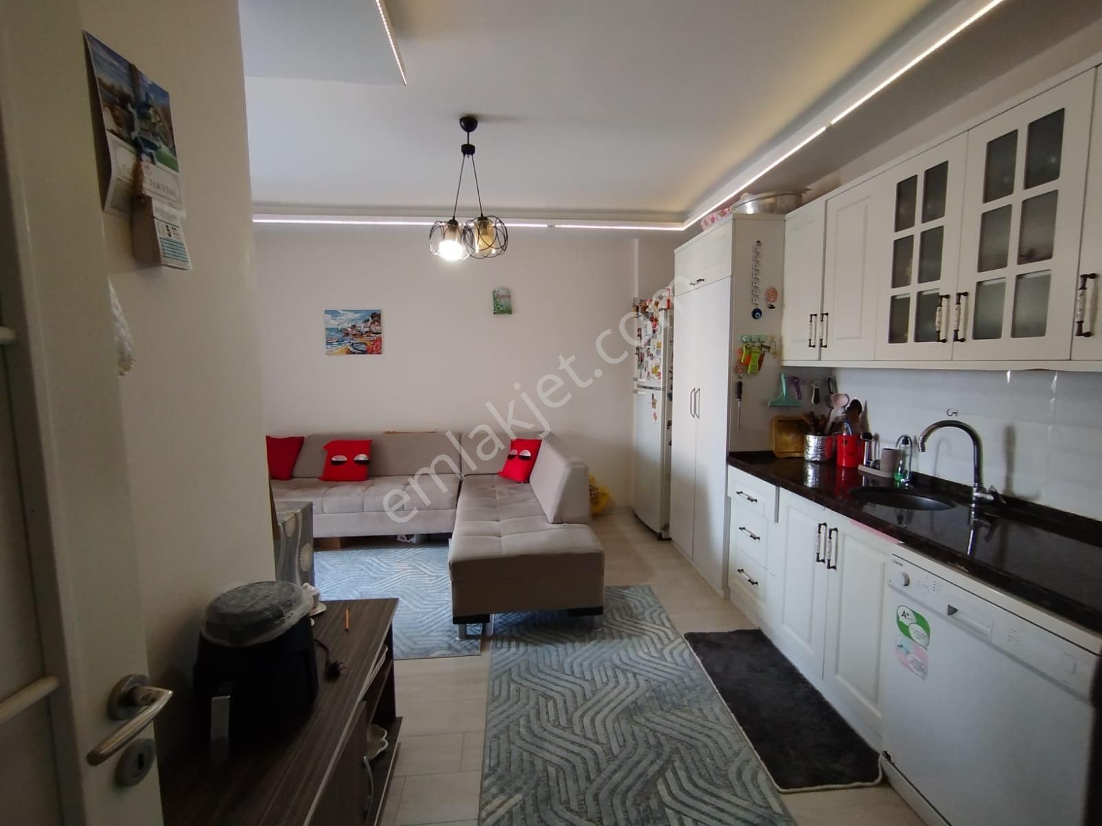 Aşağı Alata'da Satılık 2+1 Daire, 80m², Merkezi Konum - Görsel 5