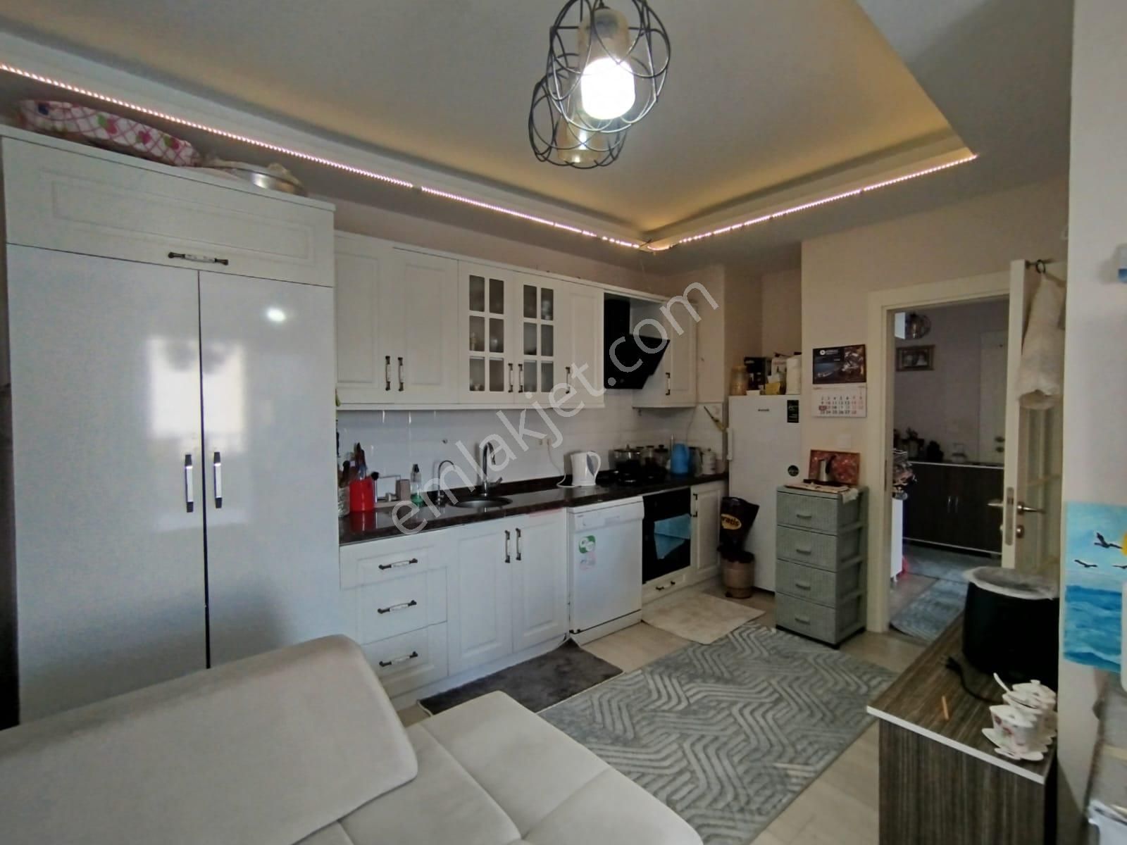 Aşağı Alata'da Satılık 2+1 Daire, 80m², Merkezi Konum - Görsel 2