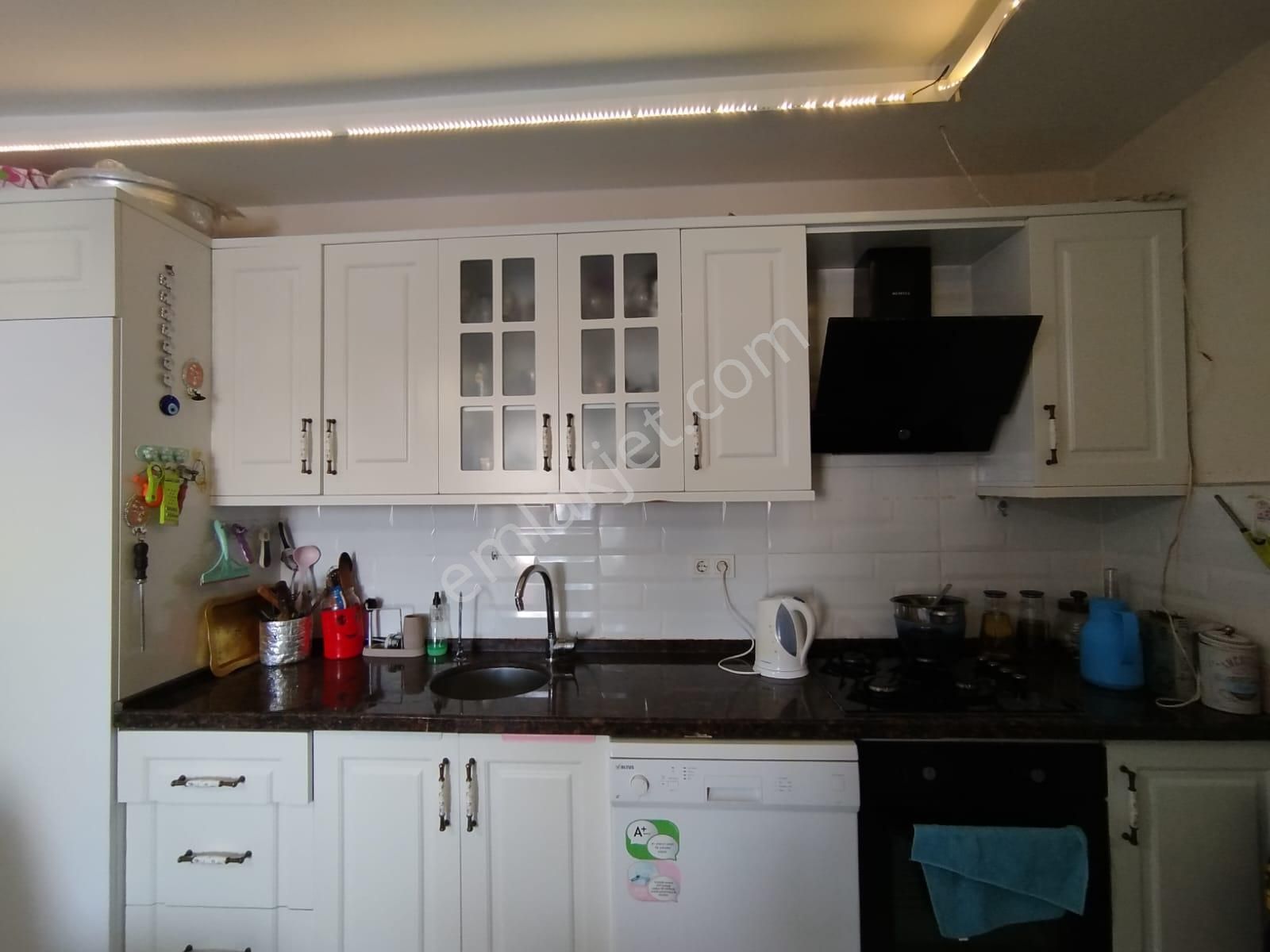 Aşağı Alata'da Satılık 2+1 Daire, 80m², Merkezi Konum - Görsel 3