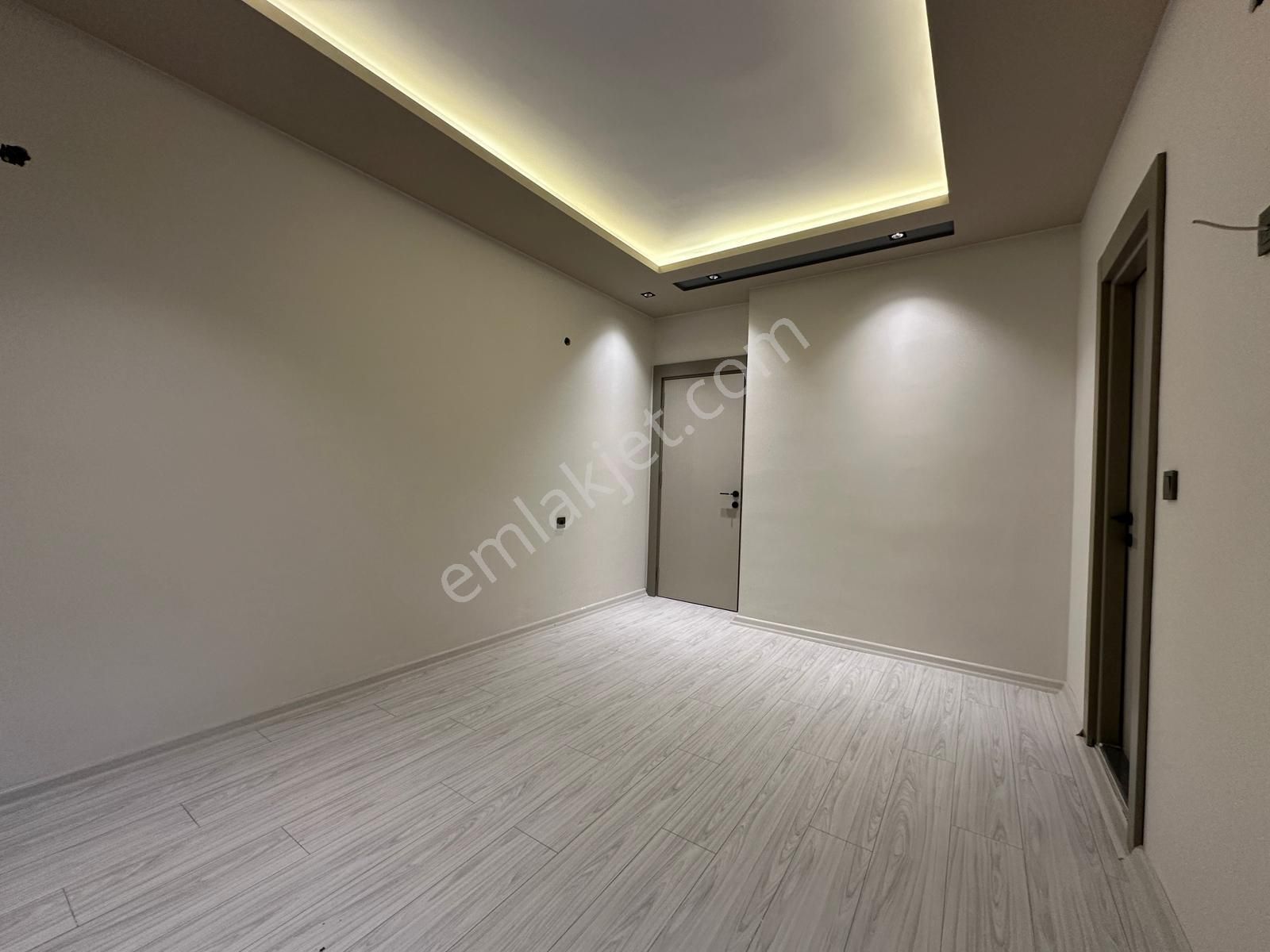 Aydoğmuş Mah. 3+1 Lüks Cadde Üzeri Ebeveyn Banyolu Çift Balkonlu - Görsel 23