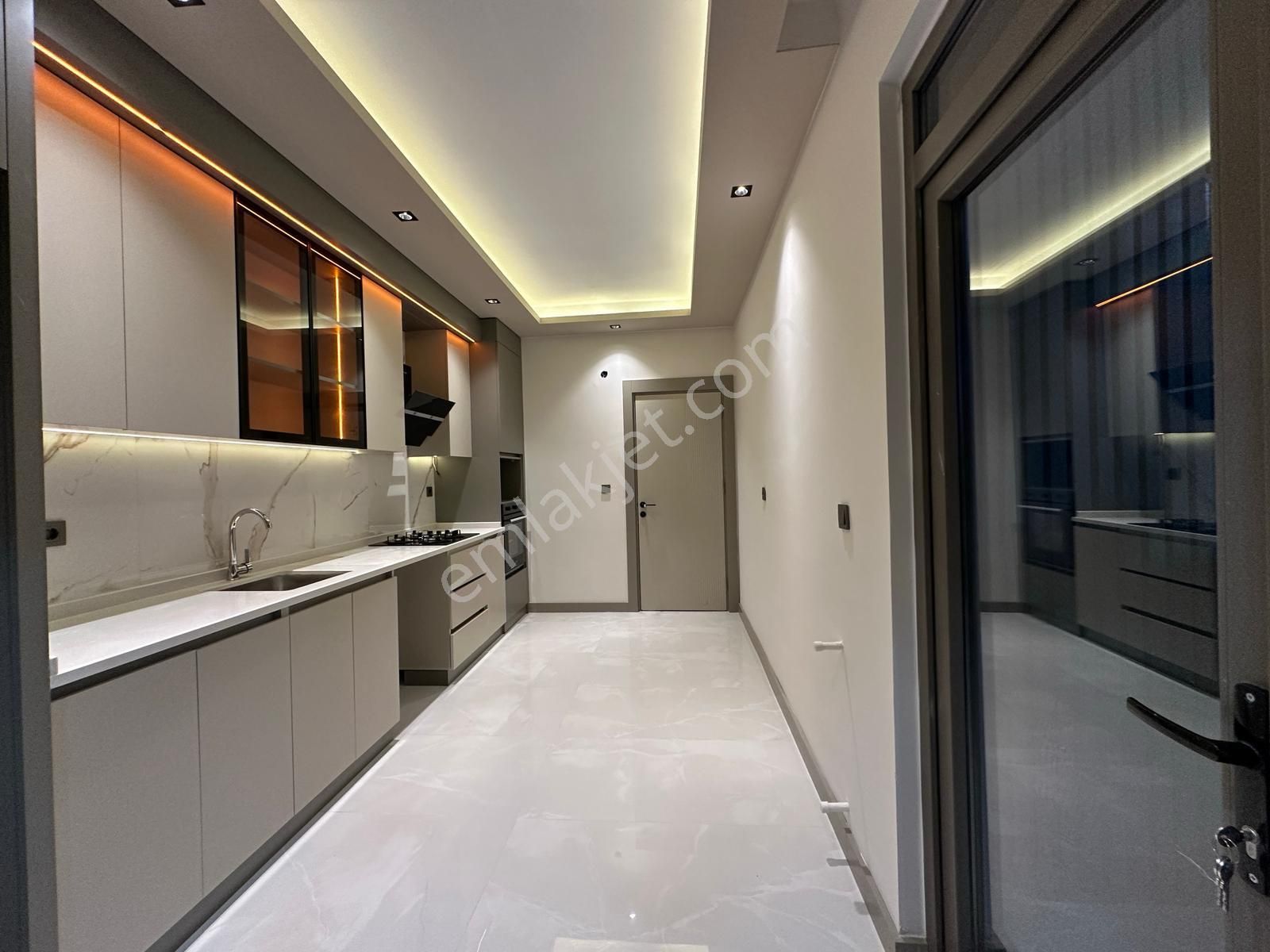 Aydoğmuş Mah. 3+1 Lüks Cadde Üzeri Ebeveyn Banyolu Çift Balkonlu - Görsel 12