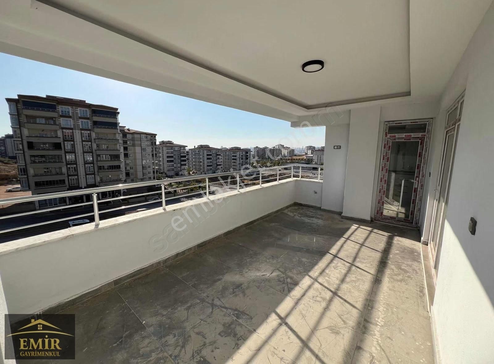 Emir Gayrimenul Belkızda Satılık 3+1 Oturuma Hazır Daire Sunar