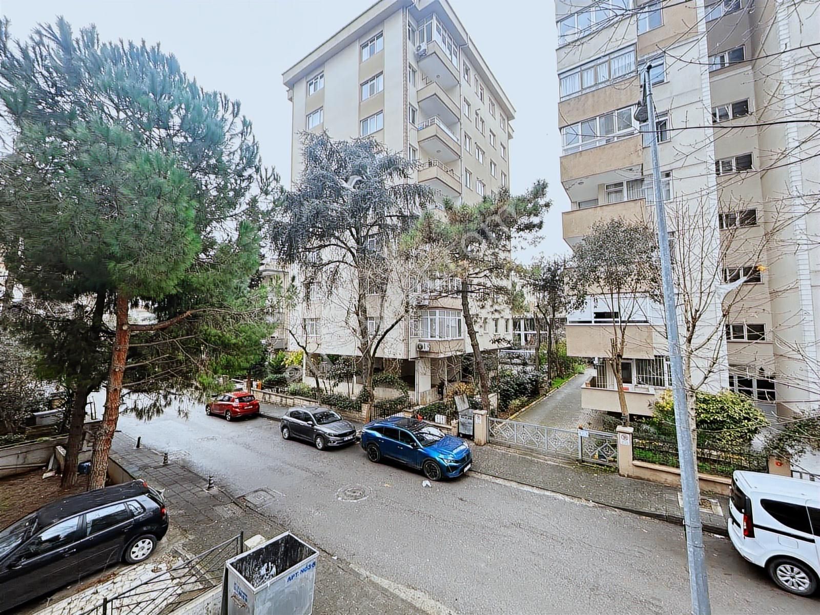 Kozyatağın'da Genç Bina Da Balkonlu Ebeveyn Banyolu Net 95m2 3+1 - Görsel 15