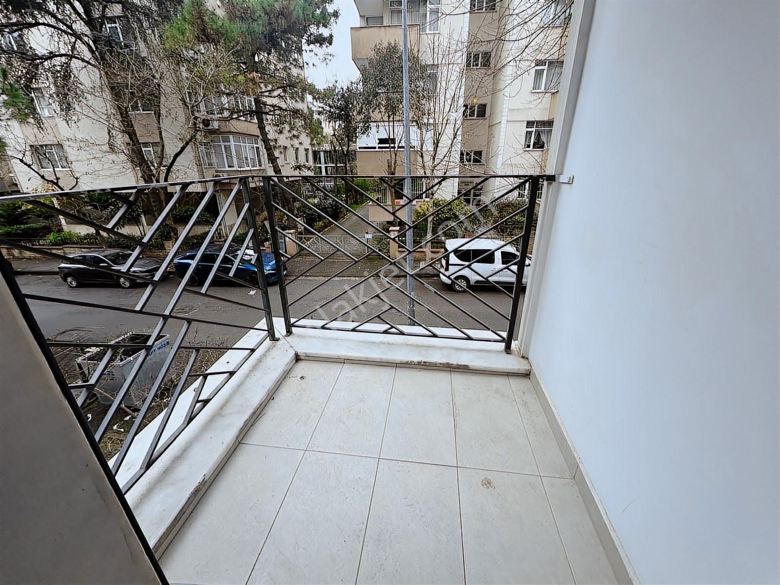 Kozyatağın'da Genç Bina Da Balkonlu Ebeveyn Banyolu Net 95m2 3+1 - Görsel 27