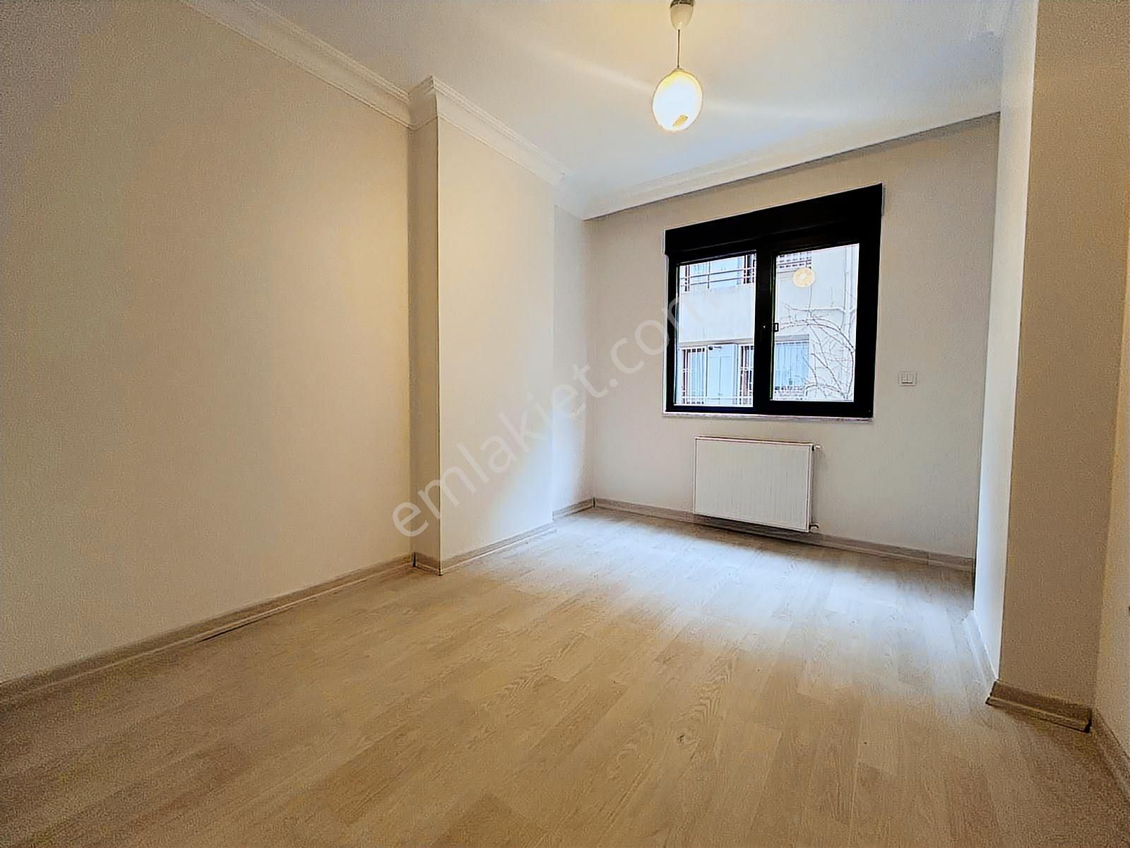 Kozyatağın'da Genç Bina Da Balkonlu Ebeveyn Banyolu Net 95m2 3+1 - Görsel 18