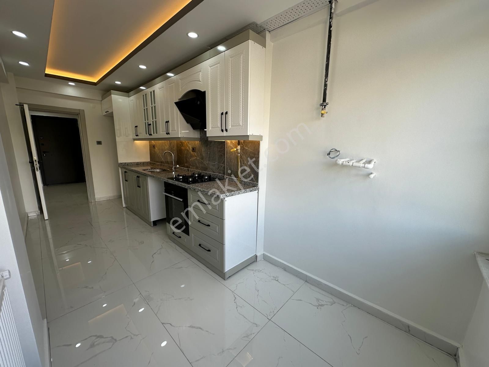 Toros Mah.ikram Dondurma Civarı 3+1 Satılık Daire