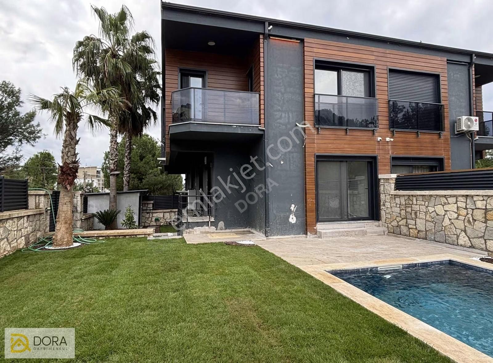 Kalabak'da Doğanın İçinde Satılık Köşe Konumlu Villa - Görsel 28