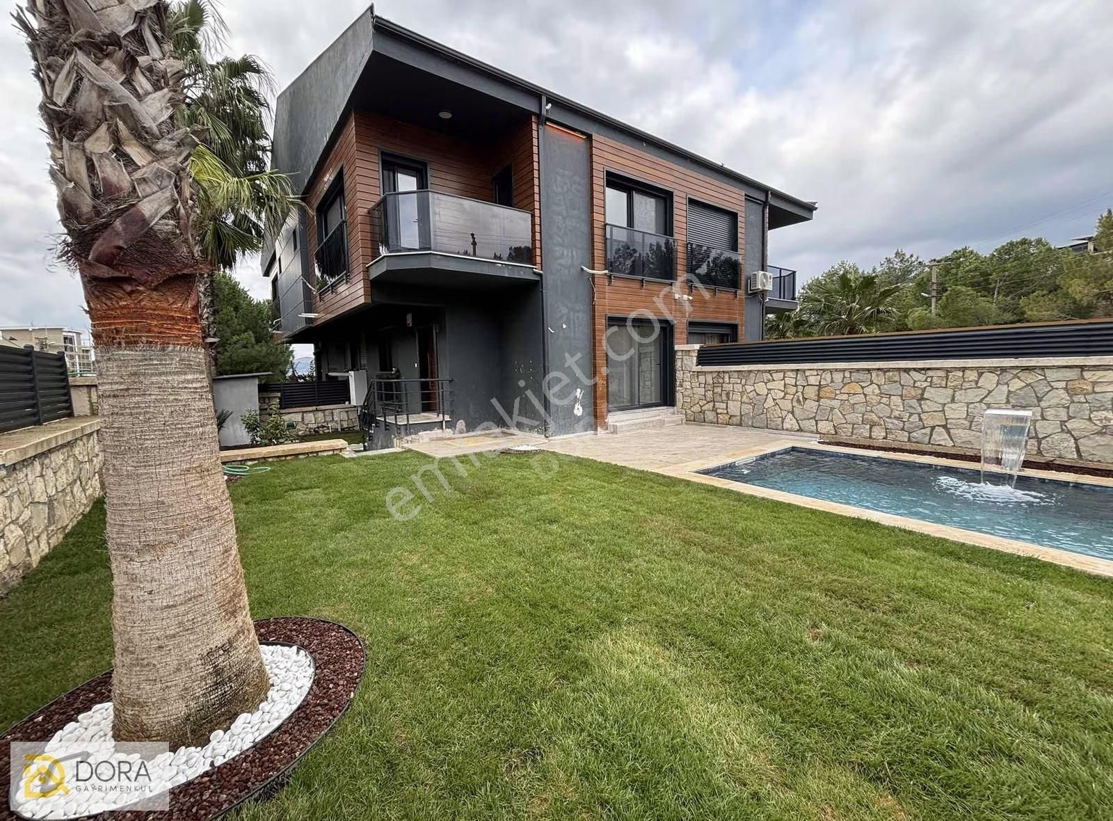 Kalabak'da Doğanın İçinde Satılık Köşe Konumlu Villa - Görsel 11