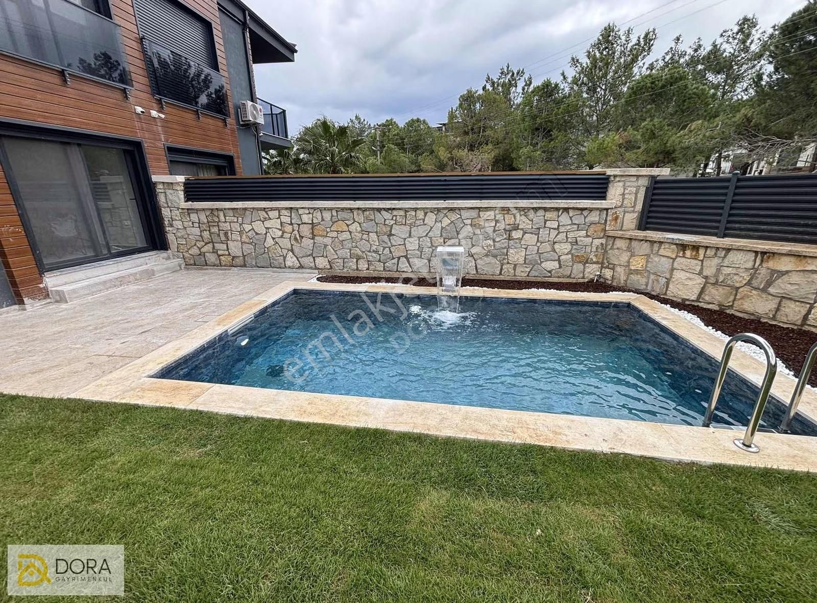 Kalabak'da Doğanın İçinde Satılık Köşe Konumlu Villa - Görsel 18