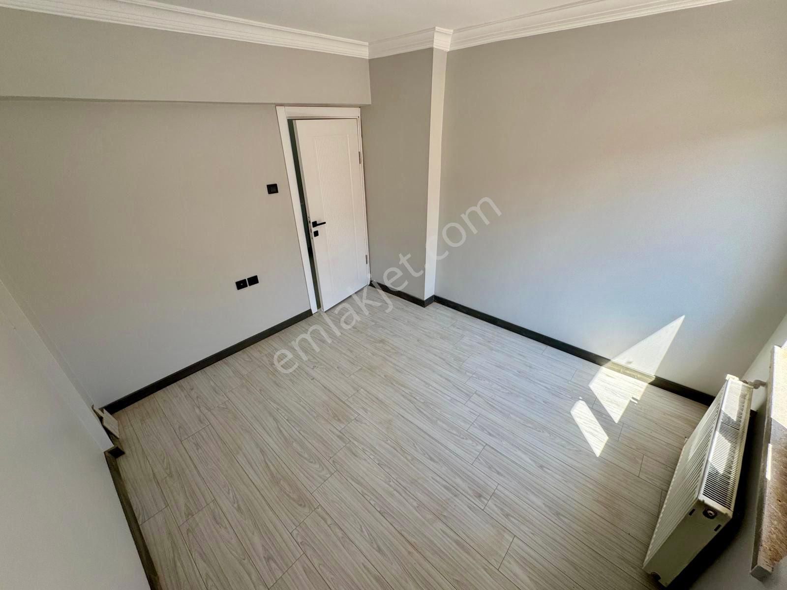 Osmangazi Mah Full Lüx Yapılı Ara Katta Ön Cephe 3+1 - Görsel 12