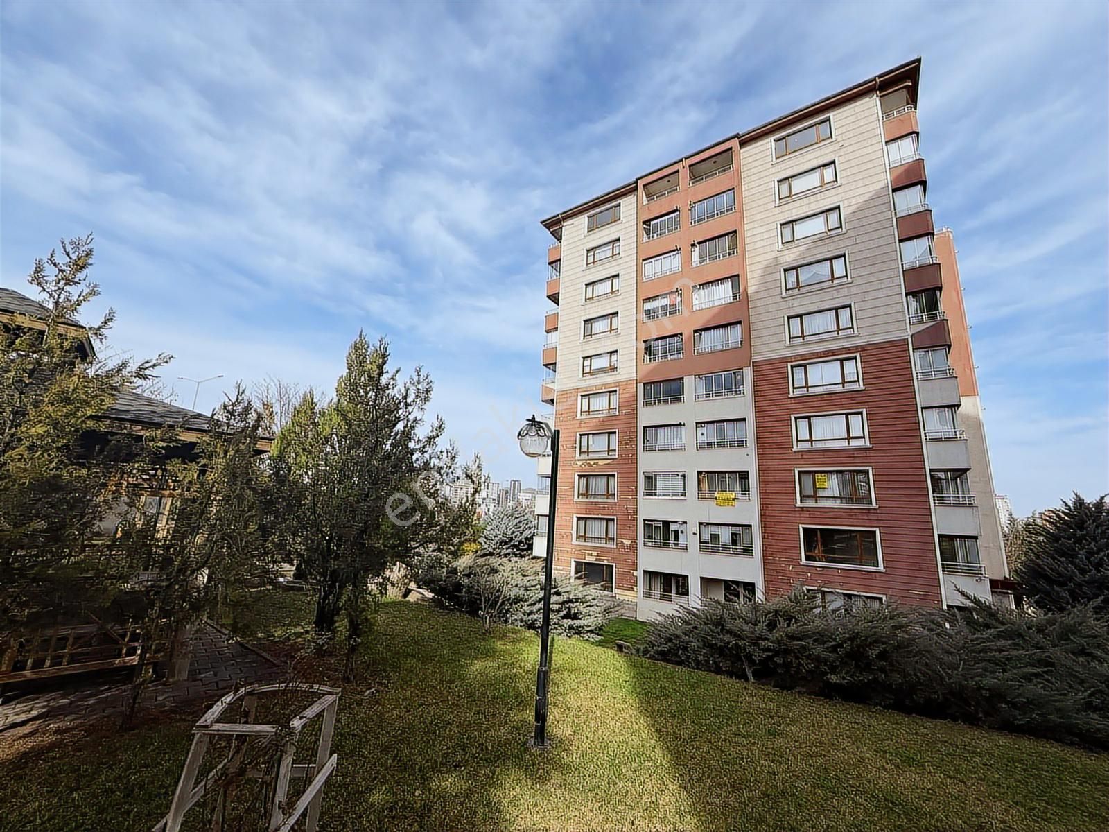 Rıza Acar'dan Çakırlar Mahallesi Yerküre Sit. Ara Kat Asansörlü - Görsel 2