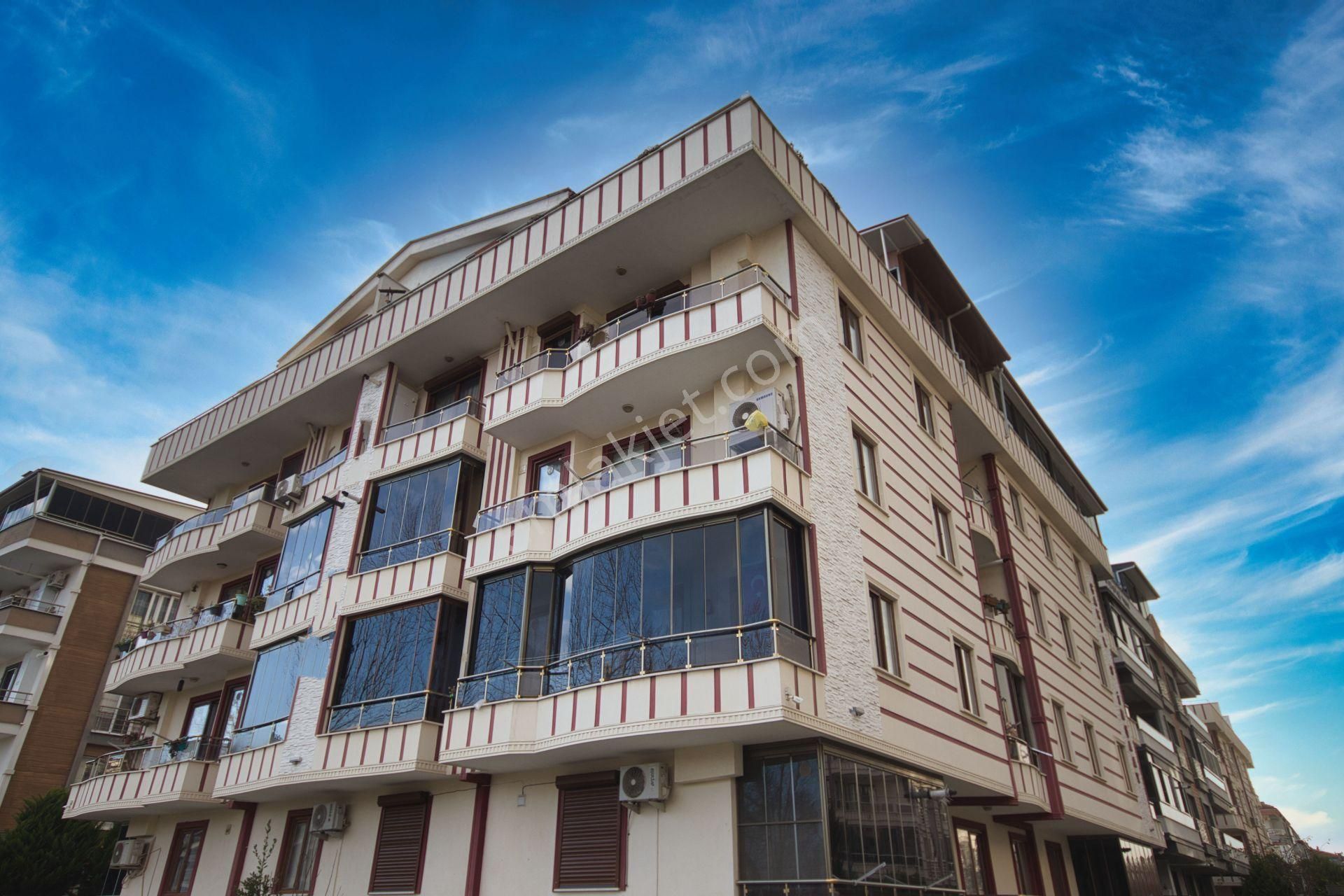 🛑🛑aktif'ten Akçay'da Fırsat !!! Nezih Muhitte Asansörlü Arakat Satılık 1+1 Daire - Görsel 2