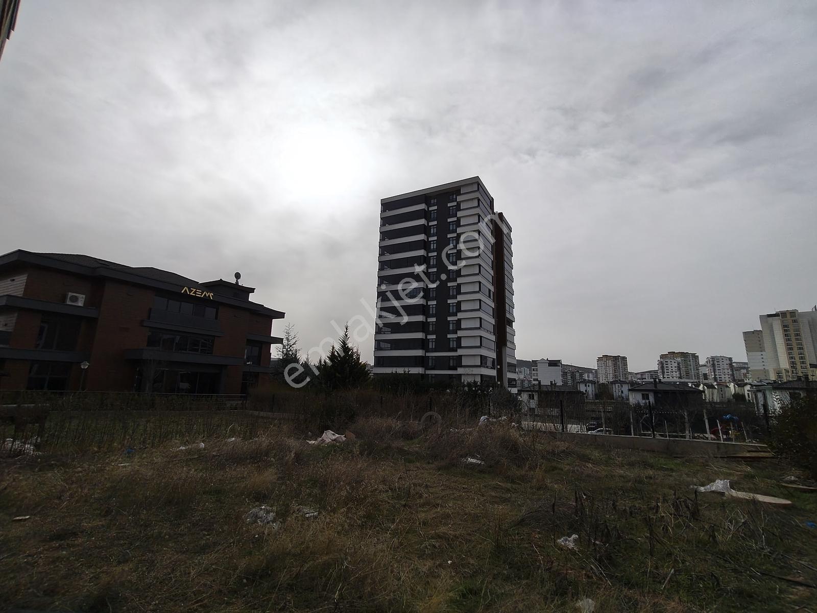Bağlıca'da,natamam,iskanlı,6+1,350m2 Arsa Payı,400m2 Kapalı Alan - Görsel 34